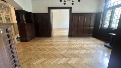 Bucher Straße ! Historische geräumige 8-Zi.-Altbau-Whg. 250 m², 2 Balkone, Parkett, 1.OG ohne Aufzug