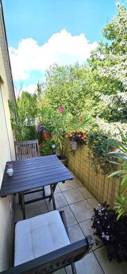 Für Kapitalanleger, gemütliche 2-R-Whg., Balkon und PKW-Stellplatz. Ruhige Seitenstr. DD Klotzsche