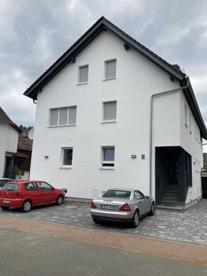 Sehr geräumige 4-Zimmer-Wohnung mit großer und überdachter Terrasse in Asslar