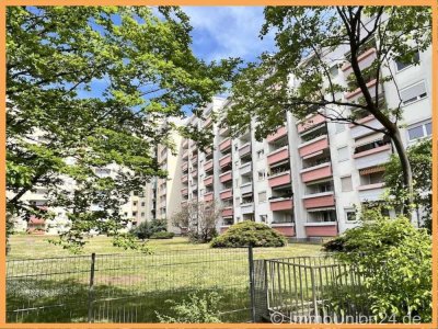 6 2 0,- EUR für NEU renovierte 2 Zimmer 50 qm Komfortwohnung + SONNEN- BALKON auf die Grünanlage