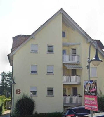 Erstbezug nach Sanierung mit Balkon und EBK: Freundliche 2,5-Raum-Wohnung mit lux. Innenausstattung