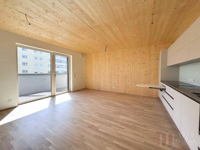 2 - ZIMMER MIT BALKON //TEILMÖBLIERT //ERSTBEZUG