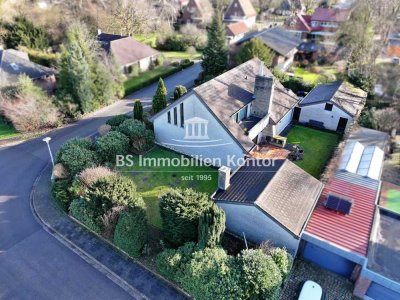 Untenende! Großzügiges Einfamilienhaus mit Garagen, Gartenanlage und Terrasse in ruhiger, bevorzugte