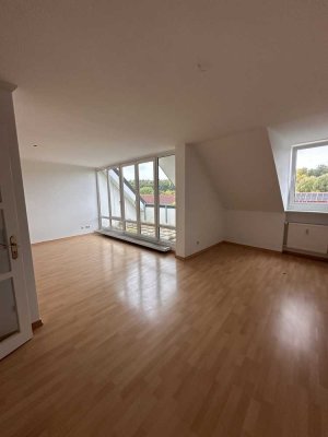 Schöne, helle 3-Zimmer-Wohnung mit Balkon und TG-Stellplatz