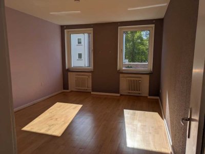 Helle 3-Zimmer Wohnung mit Balkon in Altenbochum vor Rennovierung