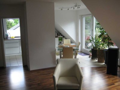 Ob-Holten; helle 3 Zimmer Wohnung, großer Balkon mit Sicht ins Grüne.