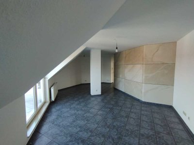 Helle 3-Zimmer Maisonette-Wohnung mit Balkon in Mannheim-Seckenheim