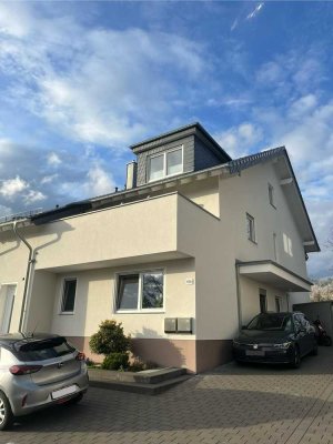 barrierefreie neuwertige 3-Zimmer-EG-Wohnung mit Garten