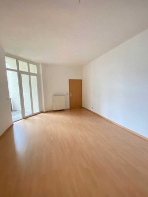 // Neues Jahr - Neue Wohnung / Zentrumsnahe Lage * Große 2-RW * Balkon * Tageslichtbad //