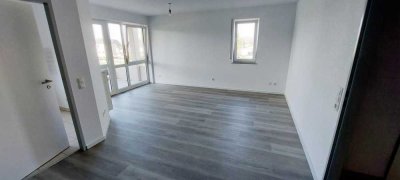 Attraktive und vollständig renovierte 4-Zimmer-Erdgeschosswohnung mit EBK in Bornheim