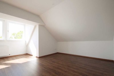 Charmante, helle 2-Zimmer-DG-Wohnung mit Wohlfühlfaktor