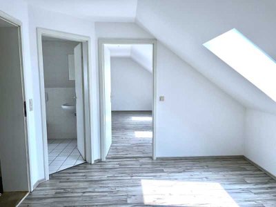+++Über den Dächern von Hainichen - Traumhafte Dachgeschosswohnung im Grünen+++