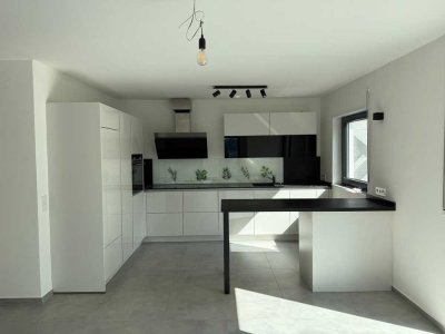 Wunderschöne neurenovierte Wohnung in ruhiger Lage mit tollen Ausblick über das Neckartal