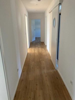 Renovierte 4-Zimmer-Wohnung mit EBK in Limburg-Blumenrod