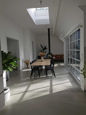 Exklusive Dachgeschoss Wohnung mit Loft Carakter