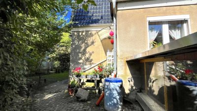 PROVISIONSFREI|Modernisiertes Einfamilienhaus mit 783m² Garten, Schwerlastgarage und viel Potenzial