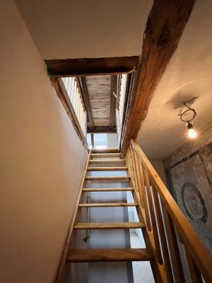 Frisch sanierte Maissonette Wohnung am Schillerplatz mit Klima