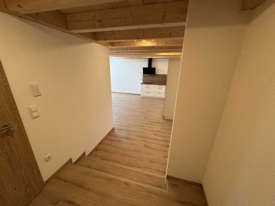 Exklusive 3-Raum-Wohnung in Holzkirchen mit Einbauküche