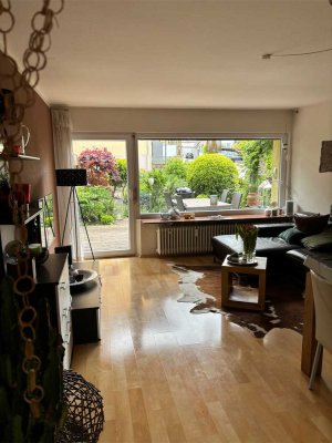 In Baden-Baden: Gepflegte Wohnung mit drei Zimmern und Terrasse