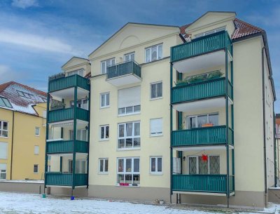 Lindenpark in Dresden-Laubegast: Ruhige Drei-Zimmer-Wohnung mit Balkon in direkter Elbnähe