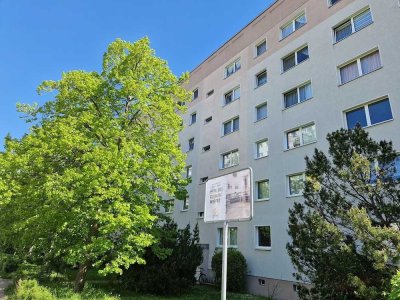 **KLEIN ABER MEIN**hübsche Singlewohnung // Balkon // 4.OG // Bad mit Wanne // ab Sofort