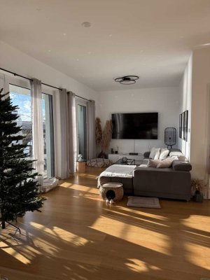 Lichtdurchflutete 2 Zimmer Hafencity Wohnung mit Blick aufs Wasser