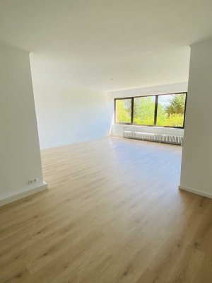 Großzügige, helle 2 Zimmerwohnung mit Sonnenterrasse
