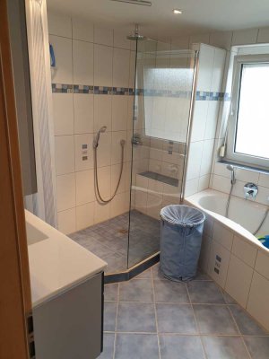 Moderne, hochwertige und helle 2-Zimmer-EG-Wohnung mit Einbauküche
