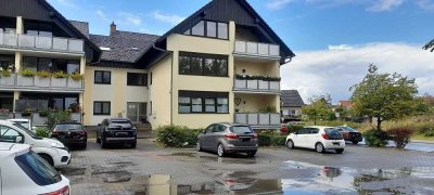 Altenstadt: Gepflegte 3 Zimmerwohnung mit Loggia und Stellplatz!