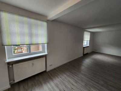 Freundliche und gepflegte 3-Zimmer-DG-Wohnung mit gehobener Innenausstattung in Freudenberg
