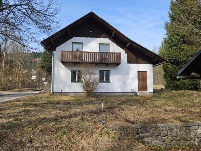Häuschen am Waldrand