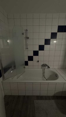 Vollmöblierte 1 Zimmer Dachgeschosswohnung