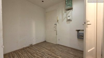 Sanierungsbedürftige Altbauwohnung im Erdgeschoß-FIXPREIS! € 99.000!