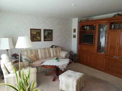 3.5 Zimmer Erdgeschoss Wohnung mit Terrasse und Gartenanteil inkl. PKW Stellplatz