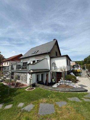 Bezugsfertiges Einfamilienhaus mit großem Blk, Garage, 2 Bädern und sonnigem Grundstück