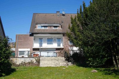 Geräumiges  Einfamilienhaus mit Potenzial und Einliegerwohnung