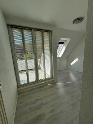 Helle, zenturmsnahe 3-Zimmer-Wohnung mit Balkon und EBK in Meldorf