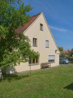 Kleine Kostbarkeit in Franken - mit Feld, Wald und Wiesen