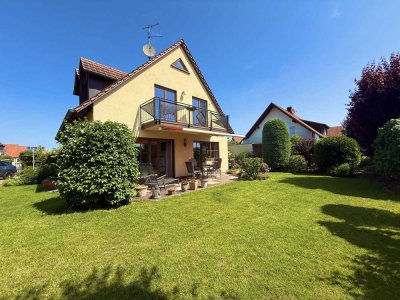 Freistehendes Einfamilienhaus mit  idyllischem Gartenbereich
