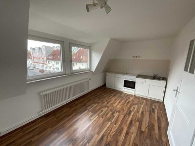 2-Zimmer-Wohnung im Dachgeschoss mit Dusche in Wilhelmshaven - Nähe City !!!