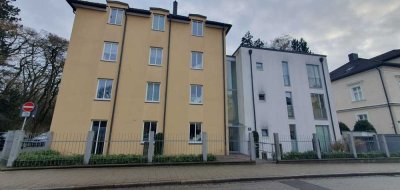 Luxuriöse 3,5-Zimmer Wohnung mit Balkon im 1. OG in Regensburg-Westenviertel
