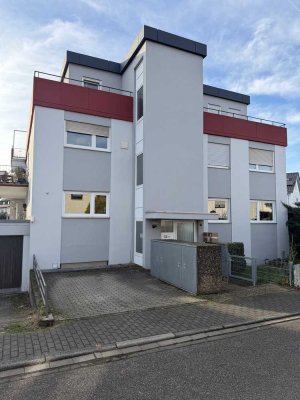 2- Zimmer Penthousewohnung mit Einbauküche