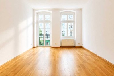 Bezugsfreie 2-Zimmer-Altbauwohnung mit Balkon im Bötzowkiez