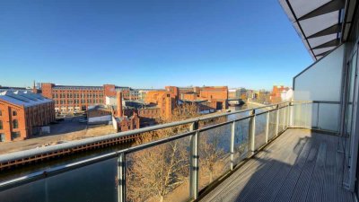 Bezugsfreies Penthouse an der Spree – unverbauter Blick, Terrasse & Garage