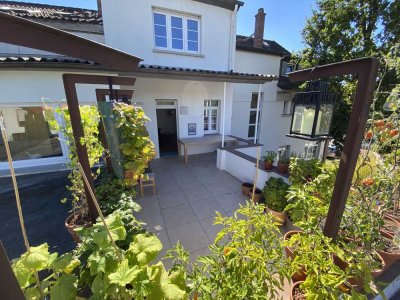 Wunderschön renovierte 4-Zimmer-Wohnung mit Terrasse und Parkplatz