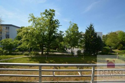 5773: Hilden, nähe Stadtwald: Frisch renovierte 2-Zimmerwohnung mit Sonnenbalkon und Aufzug!