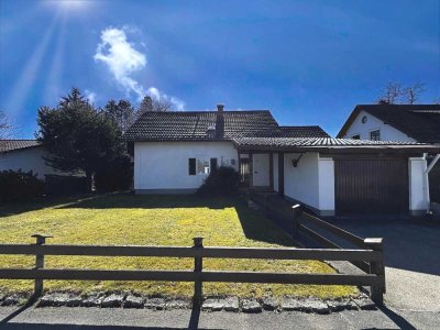 Gepflegtes Einfamilienhaus mit Garage und sehr schönem Garten in attraktiver Lage in Isny im Allgäu