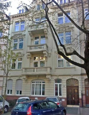 4-Zimmer-Wohnung für 3er-WG, Altbau aus der Gründerzeit, 1. OG