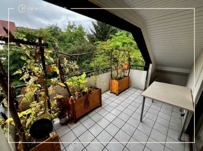 Helle Galerie-Wohnung mit großer Balkonterrasse im Grünen und moderner Küche