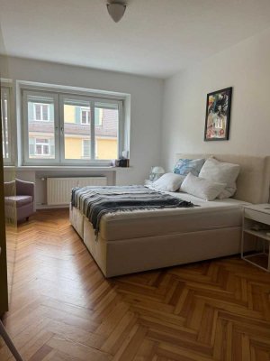JETZT *Paul & Partner* SCHÖNE ALTBAUWOHNUNG IN MÜNCHENS BESTLAGE! EIN NEUES ZUHAUSE FÜRS NEUE JAHR!